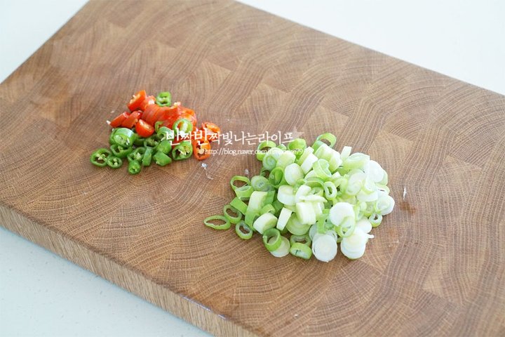 백종원의 담백하고 칼칼한 대패삼겹살두부조림 레시피 3인분 30분 완성 평점 4.7점(47) 레시피 이미지 - 4