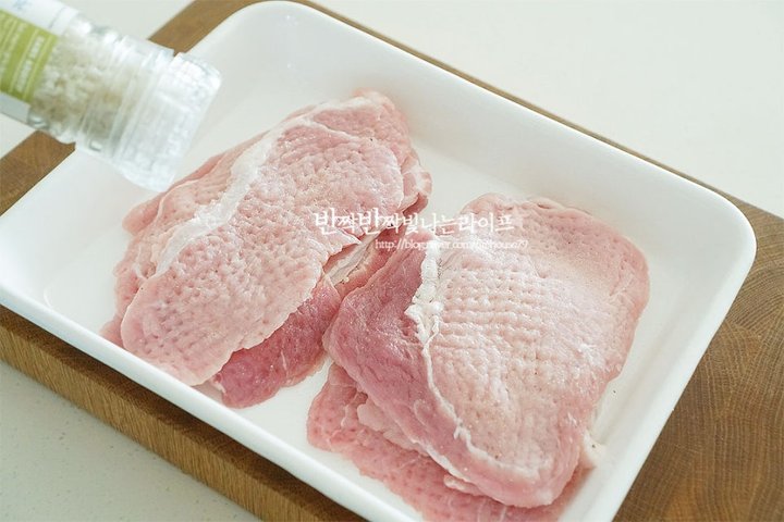 추억이 생각나는 백종원의 경양식돈까스 레시피 2인분 25분 완성 평점 5.0점(55) 레시피 이미지 - 3