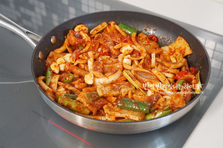 두 가지 모두 맛볼 수 있는 백종원의 오삼불고기 레시피 2인분 40분 완성 평점 4.8점(42) 레시피 이미지 - 11