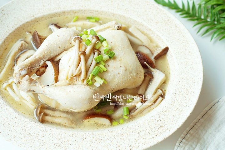 백종원의 진하고 구수한 들깨삼계탕 레시피 3인분 55분 완성 평점 4.8점(22) 레시피 이미지 - 14