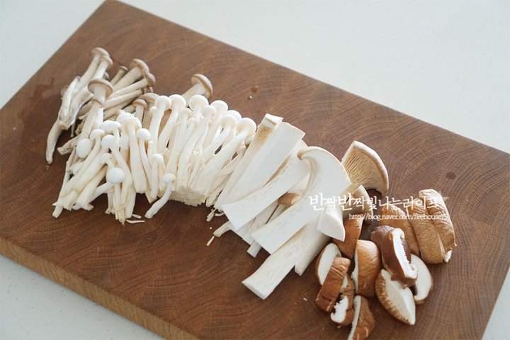 백종원의 진하고 구수한 들깨삼계탕 레시피 3인분 55분 완성 평점 4.8점(22) 레시피 이미지 - 9