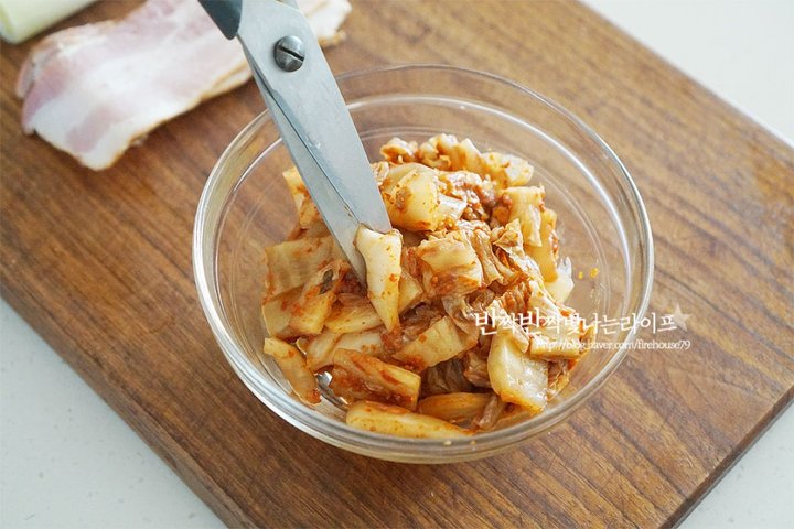 백종원의 감칠맛 있는 김치볶음밥 레시피 2인분 25분 완성 평점 5.0점(47) 레시피 이미지 - 2