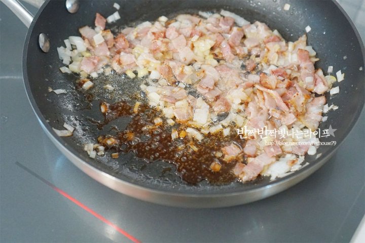 백종원의 감칠맛 있는 김치볶음밥 레시피 2인분 25분 완성 평점 5.0점(47) 레시피 이미지 - 6