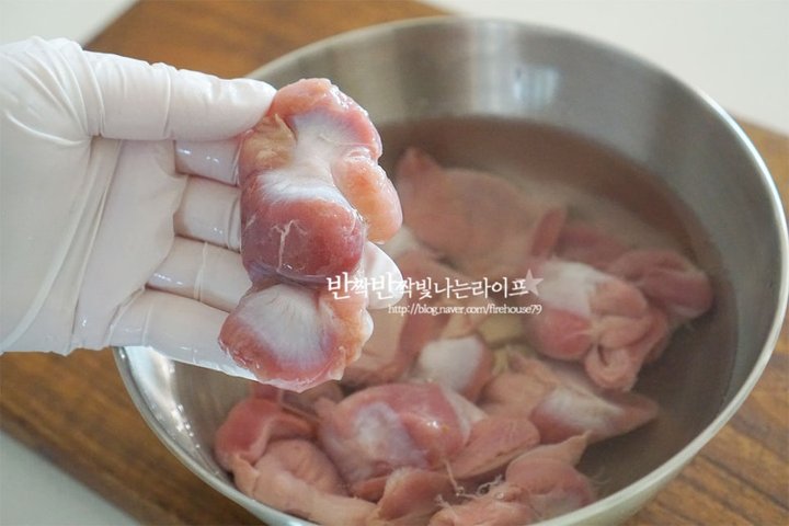 백종원의 포장마차 스타일 닭똥집볶음 레시피 2인분 30분 완성 평점 4.9점(55) 레시피 이미지 - 2