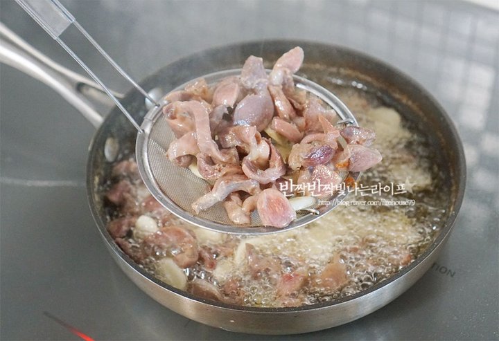 백종원의 포장마차 스타일 닭똥집볶음 레시피 2인분 30분 완성 평점 4.9점(55) 레시피 이미지 - 7