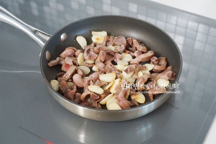 백종원의 포장마차 스타일 닭똥집볶음 레시피 2인분 30분 완성 평점 4.9점(55) 레시피 이미지 - 8