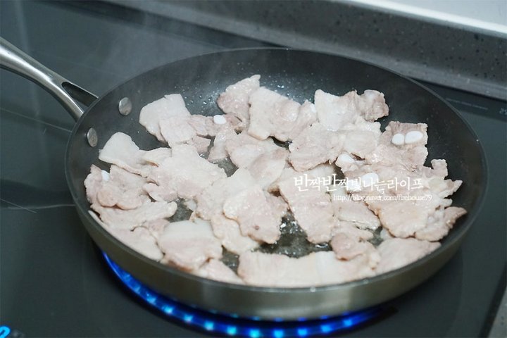 백종원의 야들야들 맛있게 매콤한 쭈꾸미삼겹살볶음 레시피 3인분 35분 완성 평점 4.9점(20) 레시피 이미지 - 8