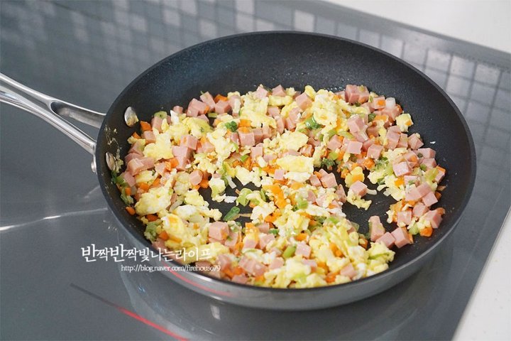 짭조름한 백종원 계란볶음밥 스팸계란볶음밥 레시피 1인분 20분 완성 평점 4.7점(35) 레시피 이미지 - 5