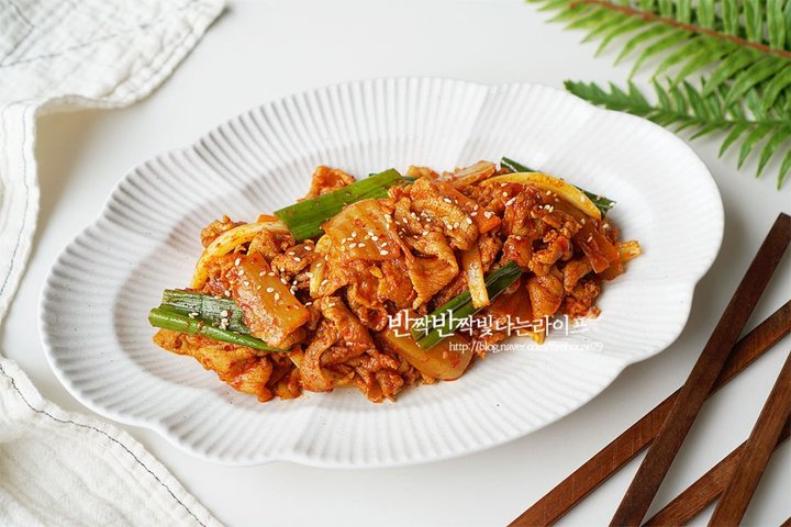 매콤달콤 백종원 김치두루치기 돼지고기 두루치기 레시피 2인분 20분 완성 평점 5.0점(82) 레시피 이미지 - 13