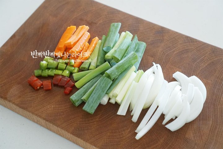 매콤달콤 백종원 김치두루치기 돼지고기 두루치기 레시피 2인분 20분 완성 평점 5.0점(82) 레시피 이미지 - 4