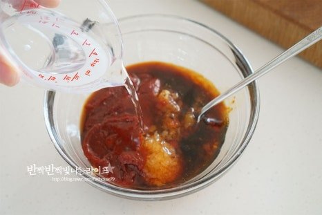 매콤달콤 백종원 김치두루치기 돼지고기 두루치기 레시피 2인분 20분 완성 평점 5.0점(82) 레시피 이미지 - 5