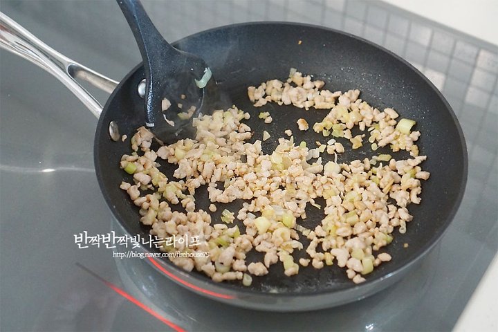 매콤한 백종원 마파두부 마파두부덮밥 레시피 2인분 30분 완성 평점 4.8점(45) 레시피 이미지 - 7