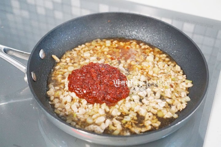 매콤한 백종원 마파두부 마파두부덮밥 레시피 2인분 30분 완성 평점 4.8점(45) 레시피 이미지 - 8