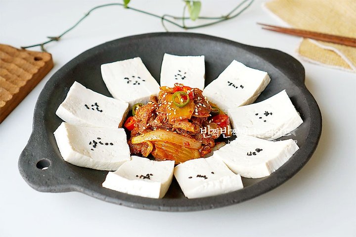 매콤한 백종원 돼지고기 두부김치 볶음김치 두부김치볶음 레시피 2인분 30분 완성 평점 5.0점(56) 레시피 이미지 - 11
