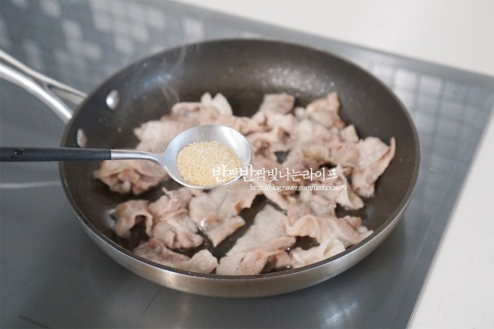매콤한 백종원 돼지고기 두부김치 볶음김치 두부김치볶음 레시피 2인분 30분 완성 평점 5.0점(56) 레시피 이미지 - 6