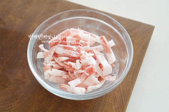 칼칼한 백종원 돼지고기 순두부찌개 레시피 2인분 40분 완성 평점 5.0점(31) 레시피 이미지 - 3
