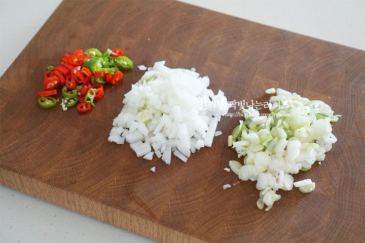 칼칼한 백종원 돼지고기 순두부찌개 레시피 2인분 40분 완성 평점 5.0점(31) 레시피 이미지 - 4