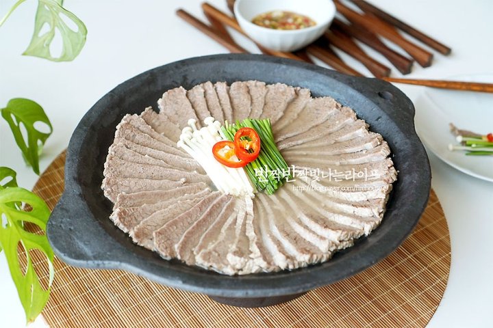 부드러운 양지 소고기 수육 레시피 4인분 2시간 완성 평점 4.9점(85) 레시피 이미지 - 1