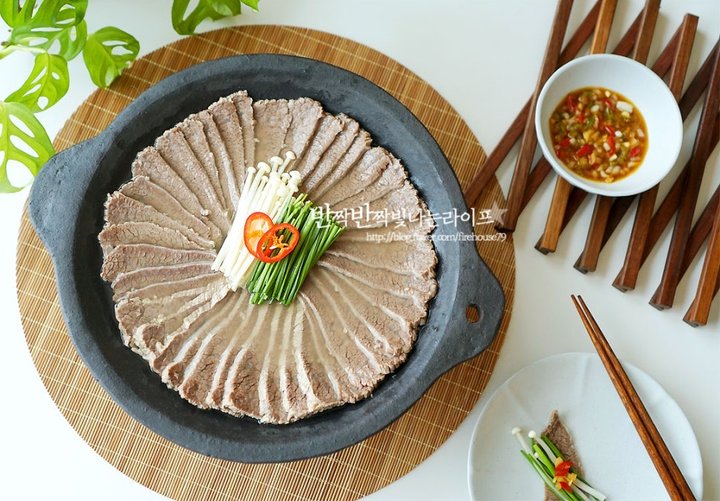 부드러운 양지 소고기 수육 레시피 4인분 2시간 완성 평점 4.9점(85) 레시피 이미지 - 11