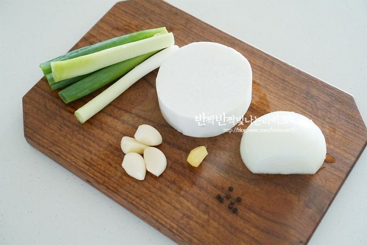 부드러운 양지 소고기 수육 레시피 4인분 2시간 완성 평점 4.9점(85) 레시피 이미지 - 3