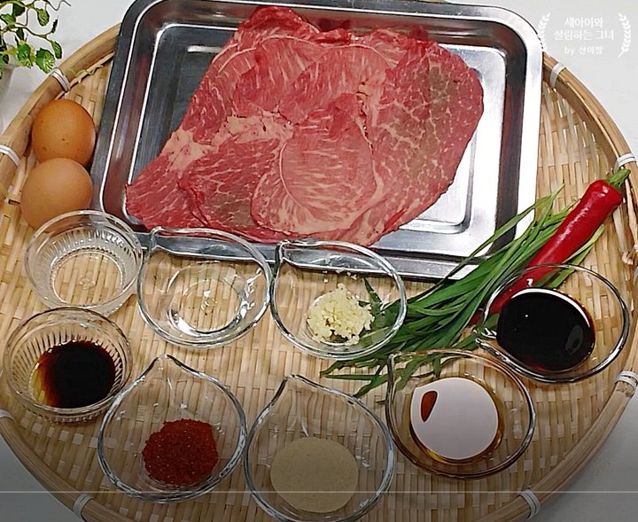 감칠맛 가득 소고기육전 육전 레시피 3인분 30분 완성 평점 4.7점(24) 레시피 이미지 - 2