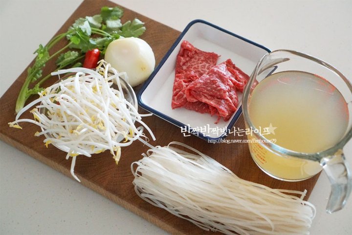 새콤달콤 양파초절임을 곁들인 소고기 쌀국수 레시피 1인분 40분 완성 평점 4.7점(62) 레시피 이미지 - 5