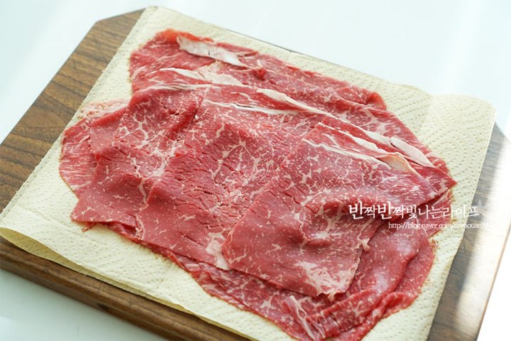 깔끔 담백한 소고기 샤브샤브 황금 레시피 4인분 50분 완성 평점 4.8점(44) 레시피 이미지 - 2