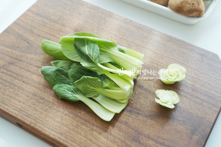 깔끔 담백한 소고기 샤브샤브 황금 레시피 4인분 50분 완성 평점 4.8점(44) 레시피 이미지 - 4