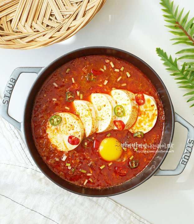 매콤칼칼한 백종원 차돌박이 순두부찌개 레시피 2인분 40분 완성 평점 4.7점(75) 레시피 이미지 - 1