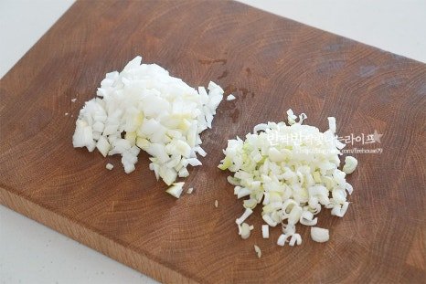 매콤칼칼한 백종원 차돌박이 순두부찌개 레시피 2인분 40분 완성 평점 4.7점(75) 레시피 이미지 - 4