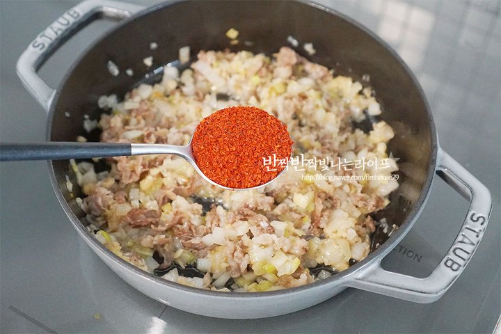 매콤칼칼한 백종원 차돌박이 순두부찌개 레시피 2인분 40분 완성 평점 4.7점(75) 레시피 이미지 - 7