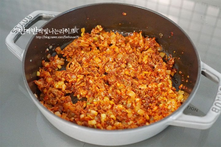 매콤칼칼한 백종원 차돌박이 순두부찌개 레시피 2인분 40분 완성 평점 4.7점(75) 레시피 이미지 - 8
