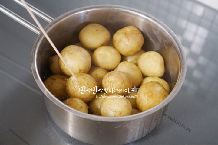 한입에 쏙 들어가는 알감자조림 레시피 2인분 35분 완성 평점 4.8점(90) 레시피 이미지 - 5