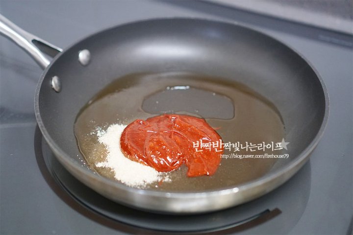 칼슘 가득 영양 반찬인 고추장멸치볶음 레시피 3인분 25분 완성 평점 5.0점(31) 레시피 이미지 - 6
