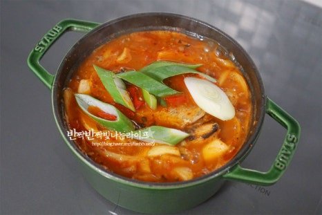칼칼한 백종원 꽁치통조림김치찌개 꽁치 김치찌개 레시피 2인분 30분 완성 평점 4.7점(91) 레시피 이미지 - 11