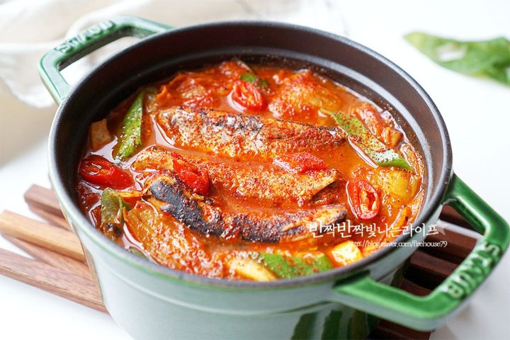 칼칼한 백종원 꽁치통조림김치찌개 꽁치 김치찌개 레시피 2인분 30분 완성 평점 4.7점(91) 레시피 이미지 - 12