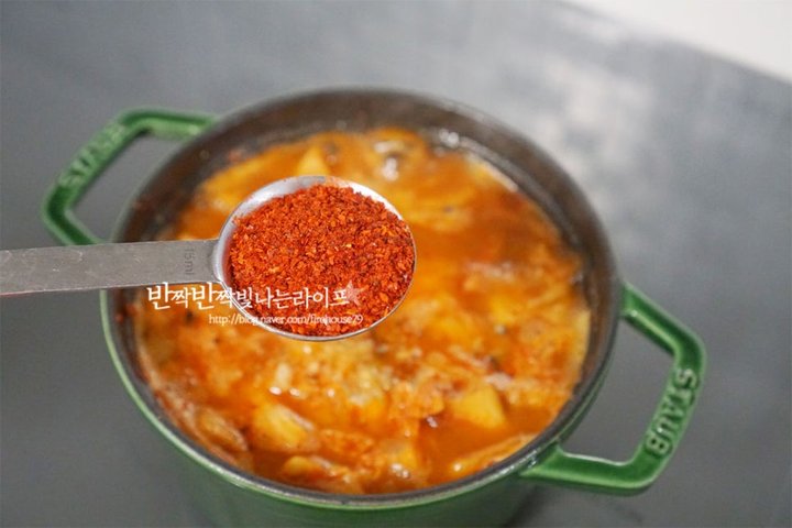 칼칼한 백종원 꽁치통조림김치찌개 꽁치 김치찌개 레시피 2인분 30분 완성 평점 4.7점(91) 레시피 이미지 - 9