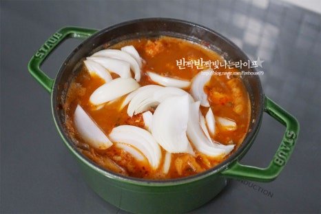 칼칼한 백종원 꽁치통조림김치찌개 꽁치 김치찌개 레시피 2인분 30분 완성 평점 4.7점(91) 레시피 이미지 - 10