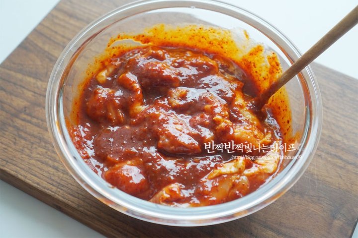매콤한 치즈 닭갈비 레시피 3인분 50분 완성 평점 4.8점(22) 레시피 이미지 - 4