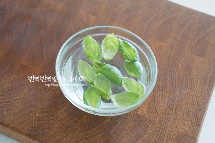 산뜻한 방울토마토 카프레제 샐러드 레시피 2인분 20분 완성 평점 5.0점(24) 레시피 이미지 - 5
