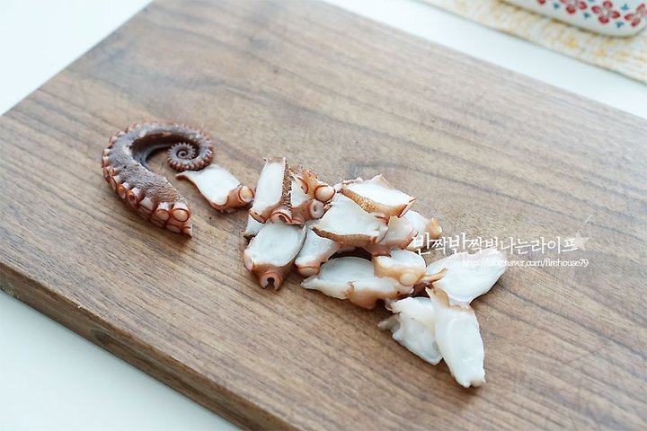 쫄깃하고 감칠맛 있는 문어버터구이 레시피 2인분 20분 완성 평점 5.0점(87) 레시피 이미지 - 3