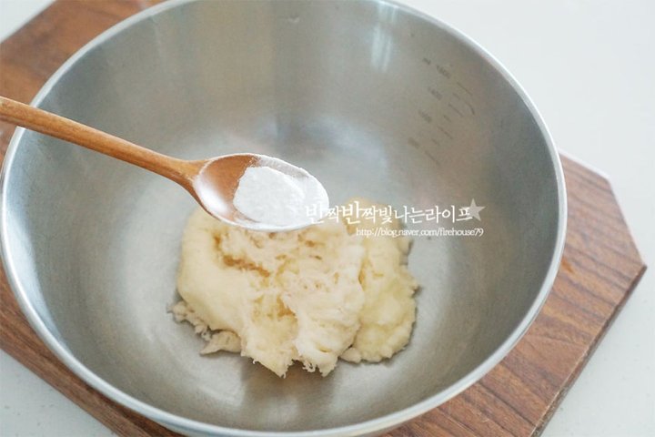 쫀득쫀득하고 구수한 감자옹심이 레시피 2인분 1시간 완성 평점 4.7점(89) 레시피 이미지 - 7