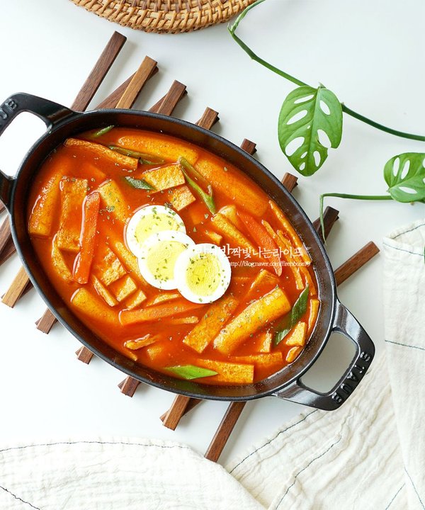 누구나 좋아하는 쫄깃한 국물떡볶이 레시피 2인분 30분 완성 평점 4.9점(43) 레시피 이미지 - 1