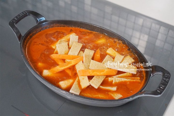 누구나 좋아하는 쫄깃한 국물떡볶이 레시피 2인분 30분 완성 평점 4.9점(43) 레시피 이미지 - 8