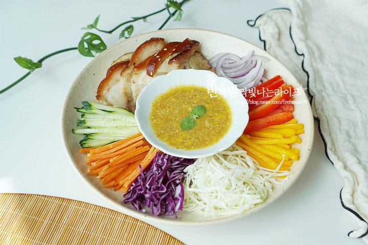 쫄깃하고 매콤새콤한 냉채족발 레시피 3인분 20분 완성 평점 5.0점(63) 레시피 이미지 - 1