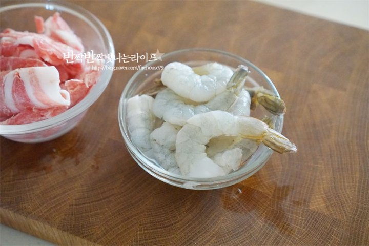 쫄깃쫄깃한 식감의 볶음우동 레시피 1인분 30분 완성 평점 4.8점(68) 레시피 이미지 - 2