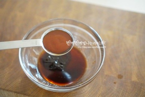 쫄깃쫄깃한 식감의 볶음우동 레시피 1인분 30분 완성 평점 4.8점(68) 레시피 이미지 - 5