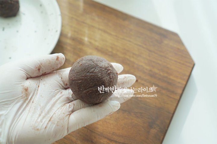 쫄깃하고 달콤한 딸기 모찌 레시피  5인분 40분 완성 평점 4.7점(69) 레시피 이미지 - 4