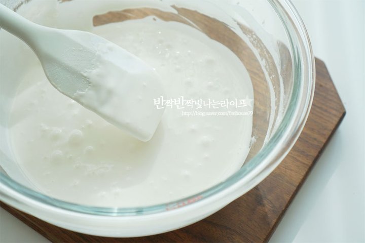 쫄깃하고 달콤한 딸기 모찌 레시피  5인분 40분 완성 평점 4.7점(69) 레시피 이미지 - 5