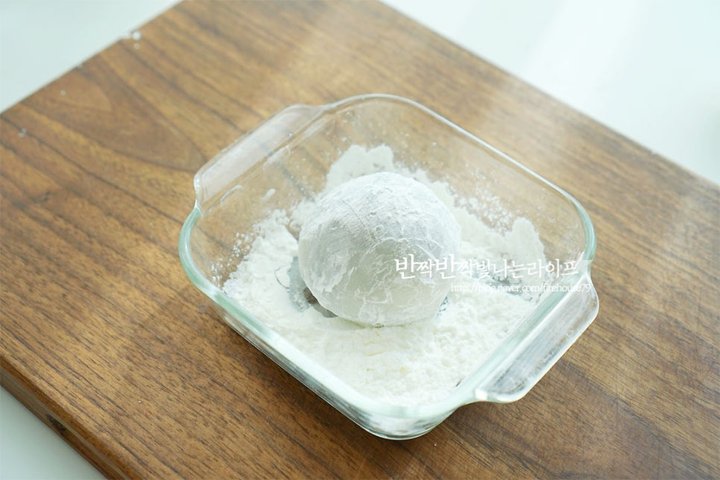 쫄깃하고 달콤한 딸기 모찌 레시피  5인분 40분 완성 평점 4.7점(69) 레시피 이미지 - 10